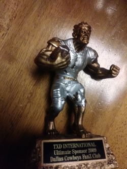 Football player figurine from Dallas cowboys txd fanZ club 2009