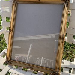 Vintage Gold Picture Frame w/Glass