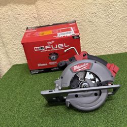 Milwaukee 6-1/2in Circular Saw 