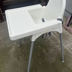 Baby feeding high chair