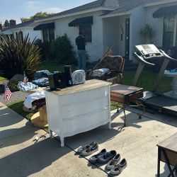 Moving sale