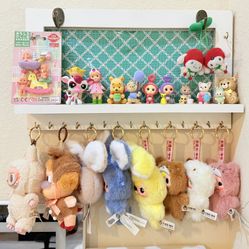 Keychain Holder With Trinket Shelf
