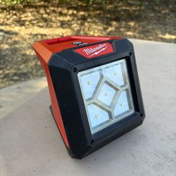 M12 Rover Compact Flood Light with 2.0ah battery