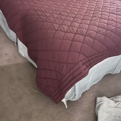 QUALITY KING SIZE BED MATTRESS & BOXSPRING W/FRAME LIGHTLY USED