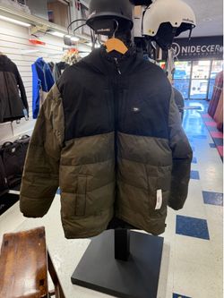 Vans l/xl snowboard ski jacket located at Sin City Snowboards