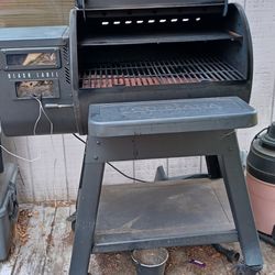 Luisianna Black Label "traeger" Smoker Grill