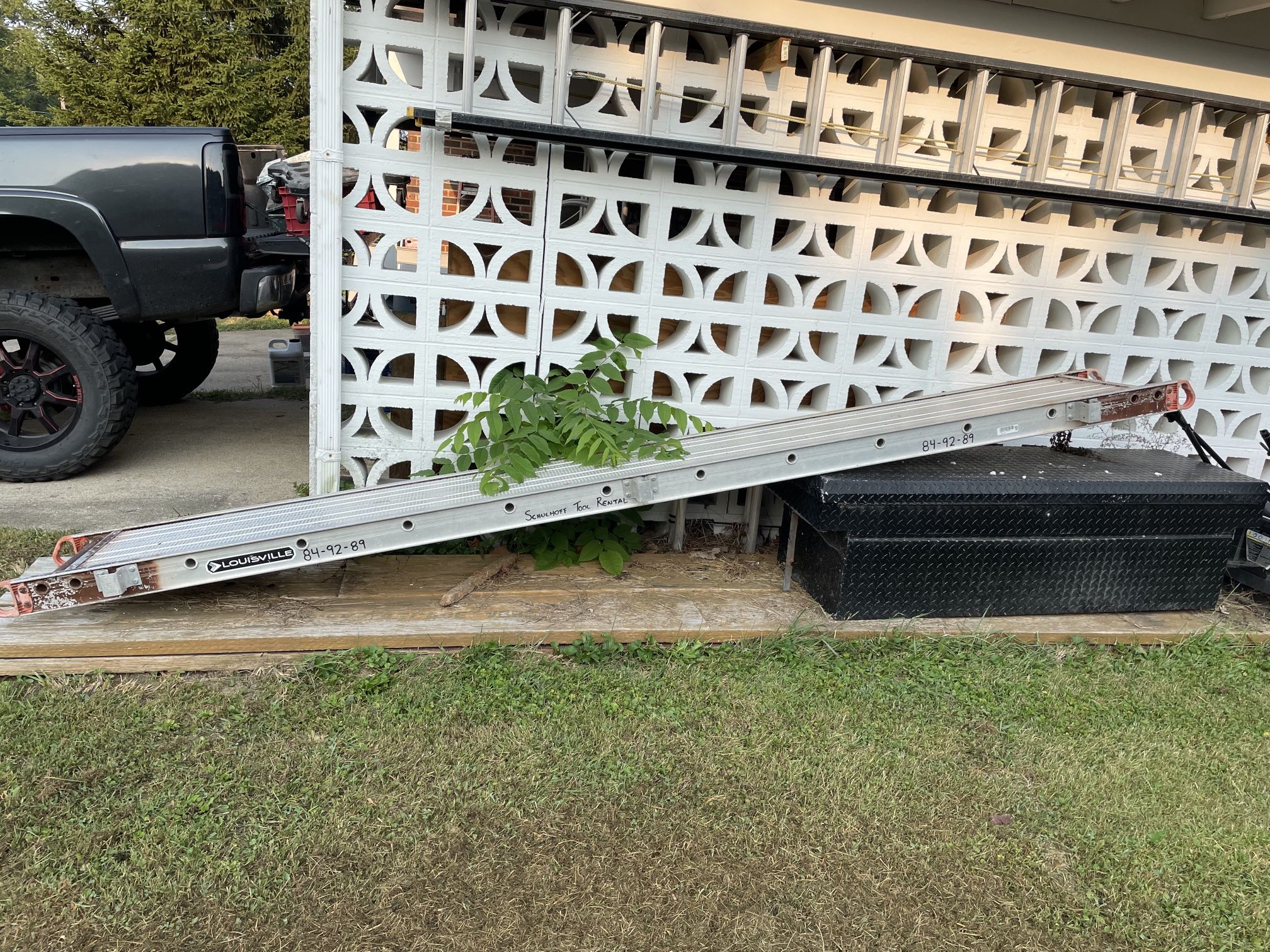 Fiberglass Extension Ladders, Picks & Jacks