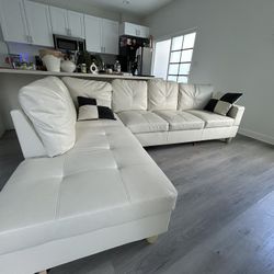 Brand New Couches Leather 