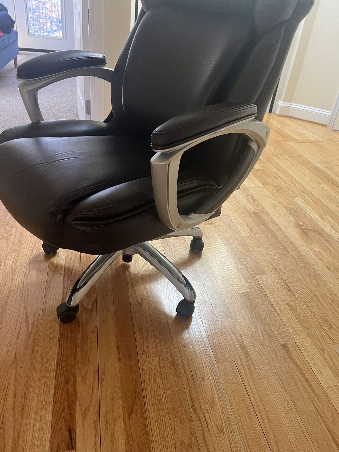 Large Lazboy Office Chair for Sale in Falls Church, VA OfferUp