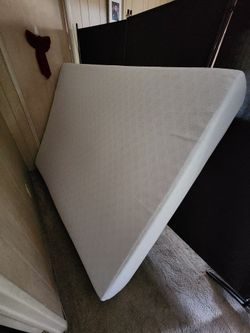 QUEEN MATTRESS HYBRID & BEDFRAME