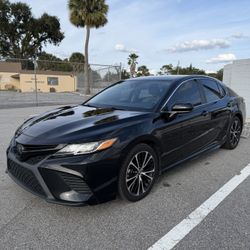 2018 Toyota Camry SE