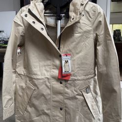 Costco Viral Brand New Hunter Ladies' Rain Jacket- Perfect for Spring and any rainy season