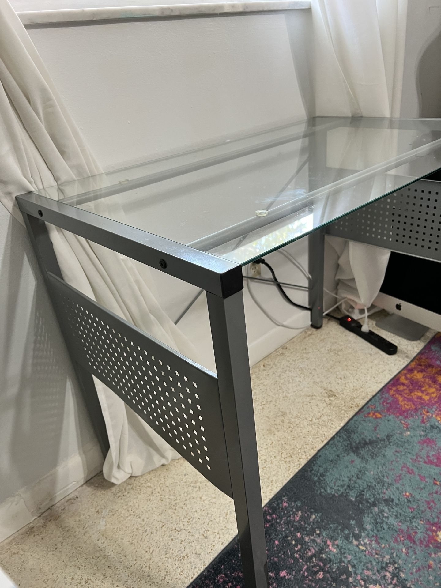 Glass Desk Table for Sale in Dunedin, FL OfferUp