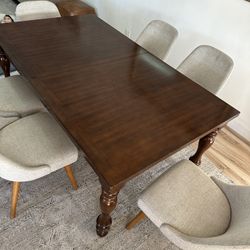 Dining Table (6 People)