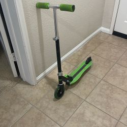 Green Pivot Scooter for Kids