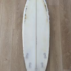 M21 Surfboard - 5’6 (29 Liters)