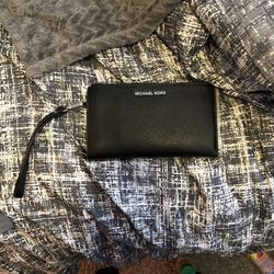 Micheal Kors Purse ( Brand New