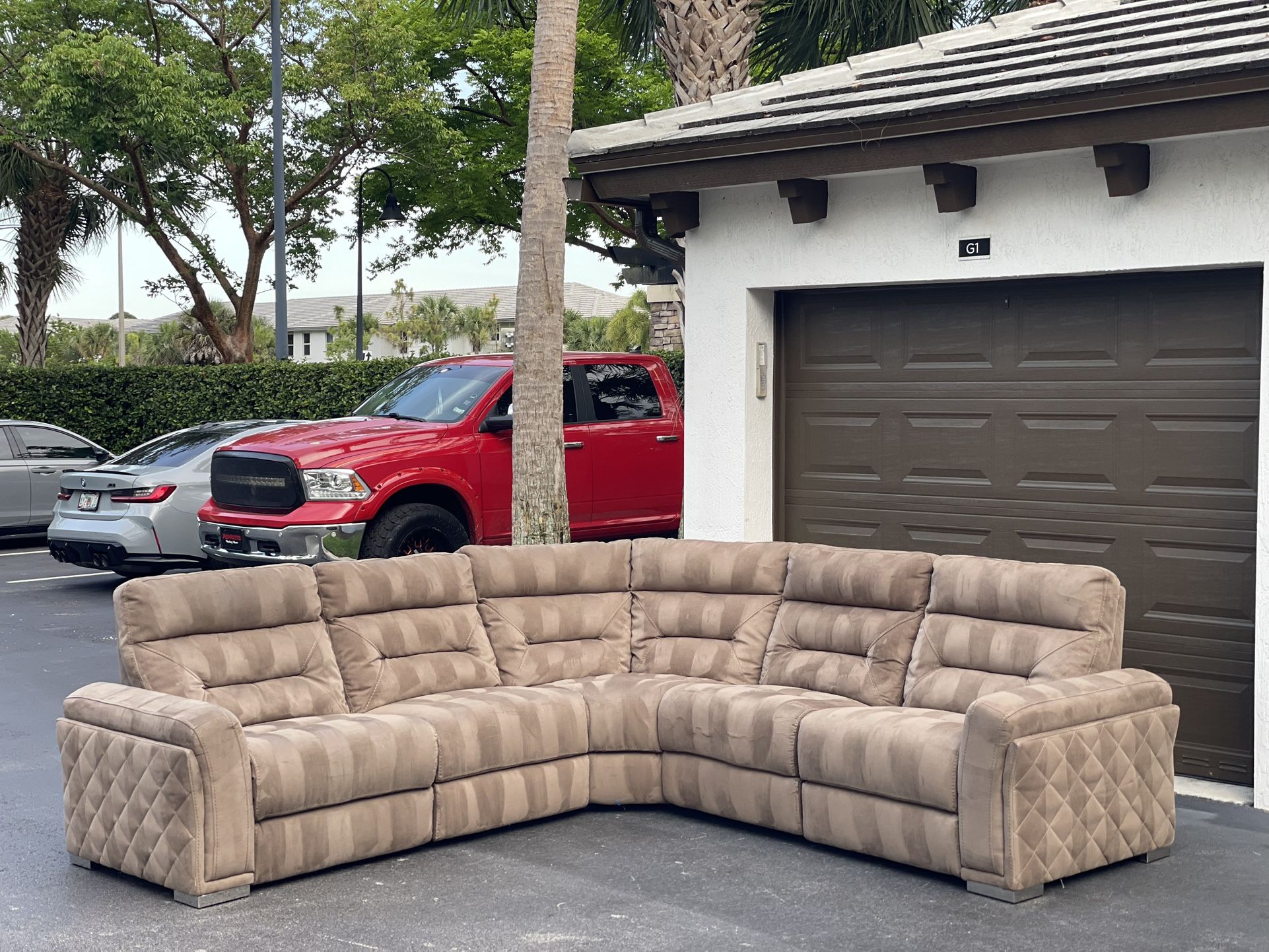 Couch/Sofa Sectional - Light Brown - Recliners - Microfiber - Delivery Available 🚛