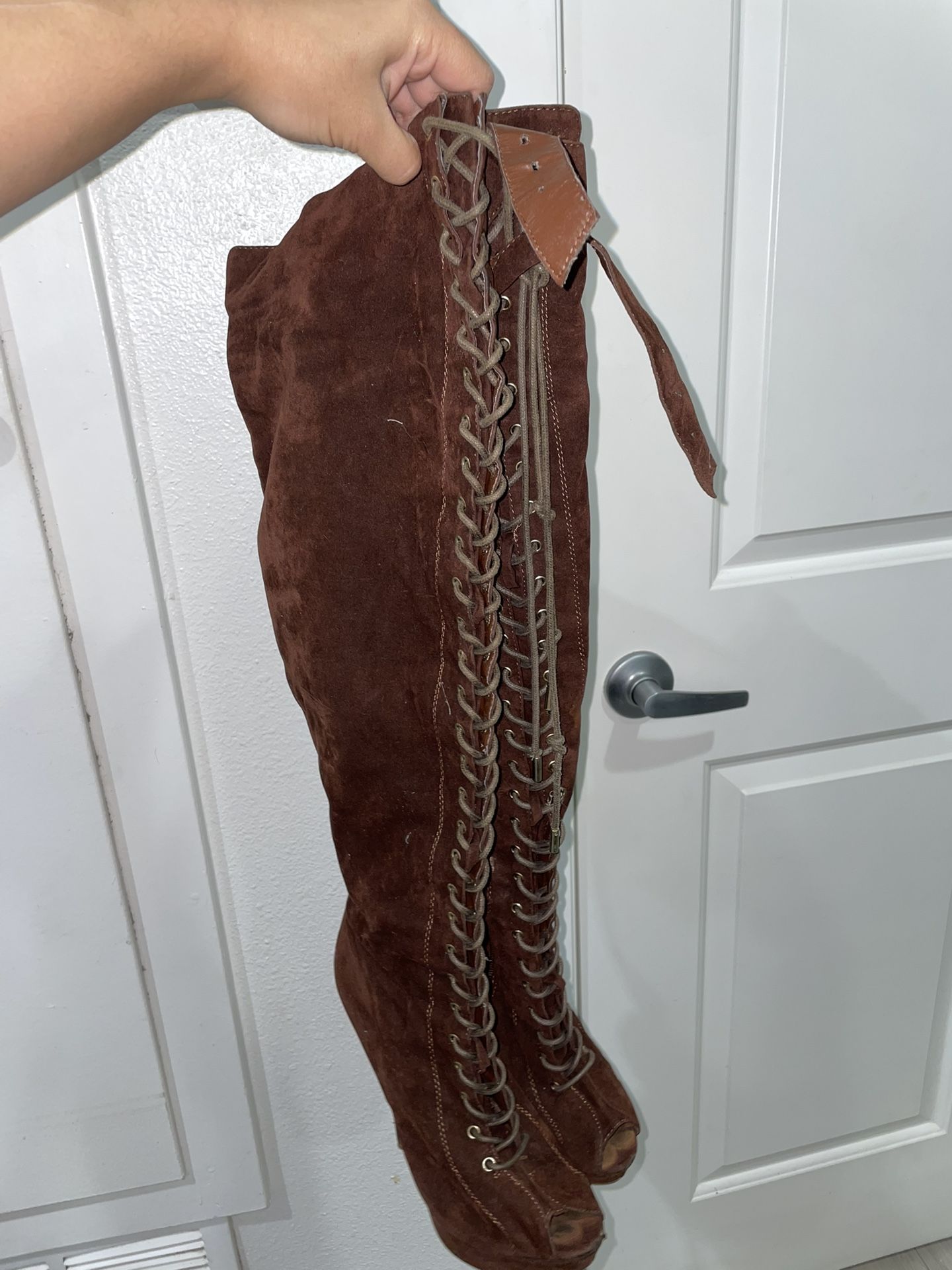 Women’s Thigh High Boot Heels 