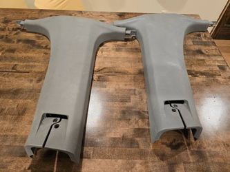 2005 Dodge Magnum Pillars / Trim / Cushions