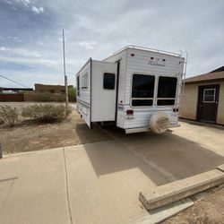 2001 Forest River 5th Wheel 