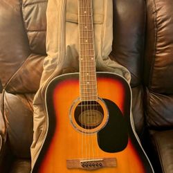 Acoustic Guitar Mitchell