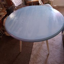 Oval Dining Table Good Condition $15.00