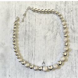 Silver Tone Beaded Necklace 