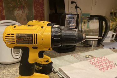 Dewalt  Drill.  (battery ,Case Included) Need Only Charger 