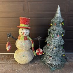 Set Of 2 Christmas Outdoor Decorations