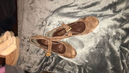 Ladies shoes