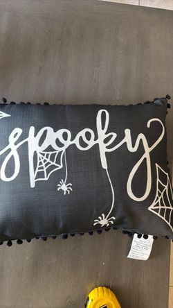 Spooky Halloween Decorative Throw Pillow
