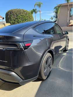 2026 Tesla Model Y Premium AWD