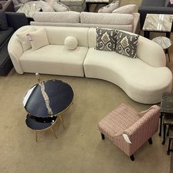 Redondo Ivory Boucle 2pc Curved Sectional / No assembly required