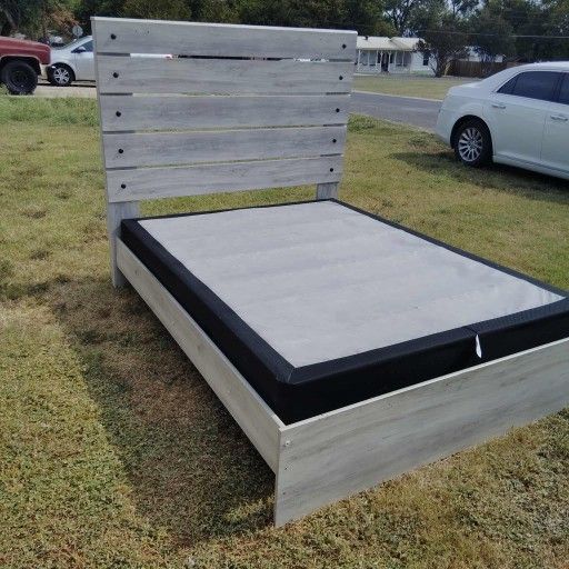 Queen Side Bed 