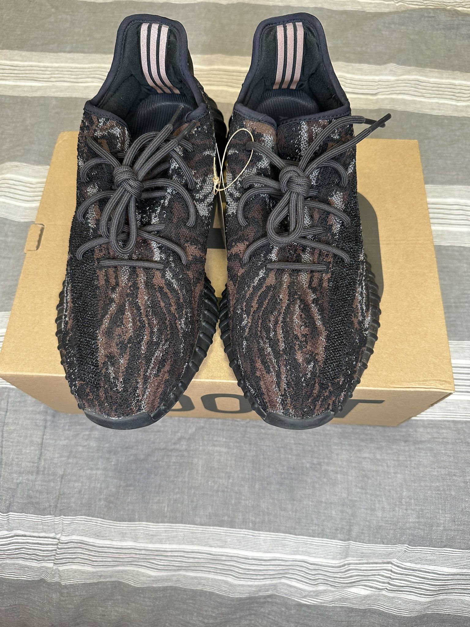 Adidas Yeezy Boost MX Rock
