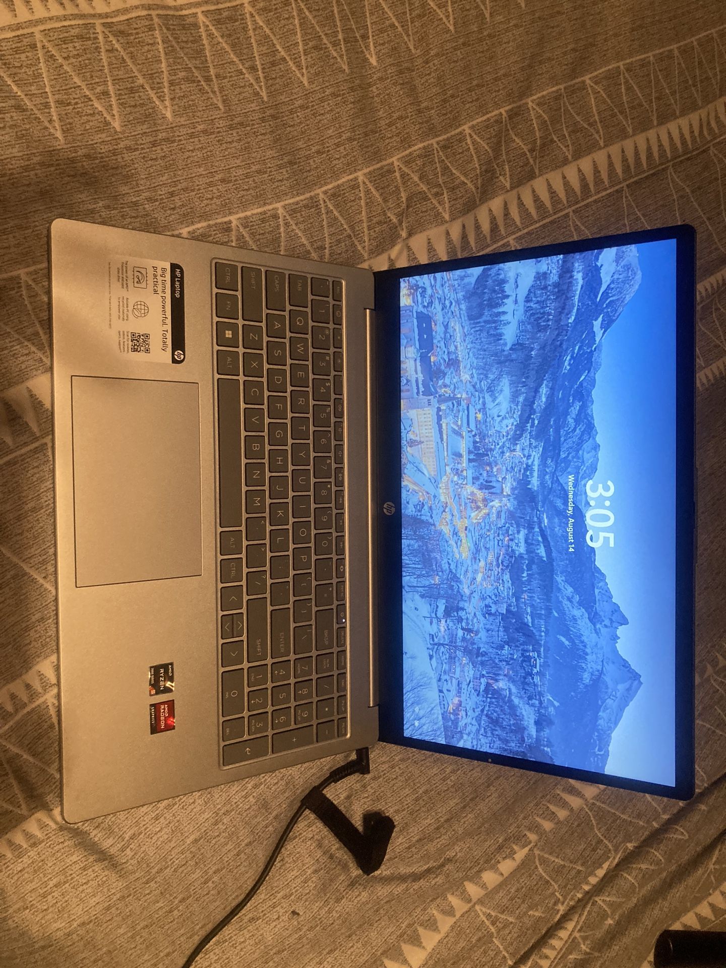 HP Laptop 15-fc0025dx 9Q1E9UA