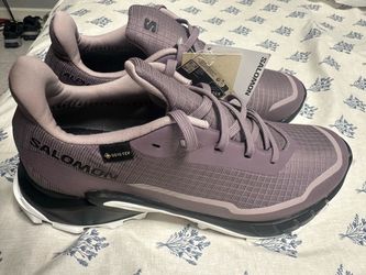Salomon gortex size 9(women)