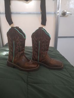 Justin women boots size 8 New