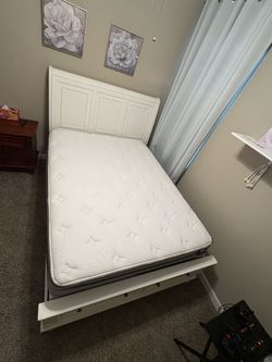 White Queen Sleigh Bed