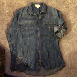 Women’s Chambray Western Style Button-up Top