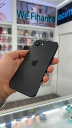 iPhone 16e cricket