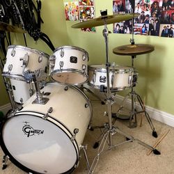 Gretsch 8 Piece Drum Kit