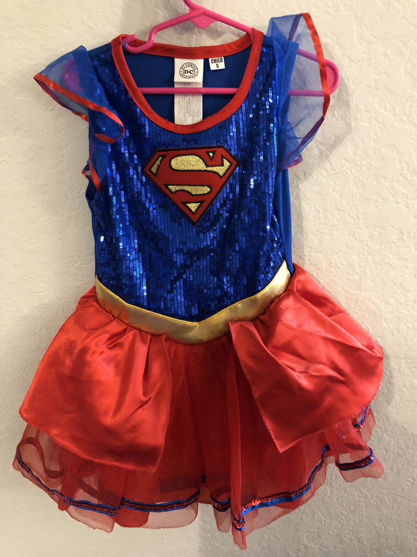 Kid supergirl costume size 4-5