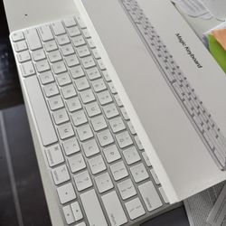 Apple keyboard, Wireless