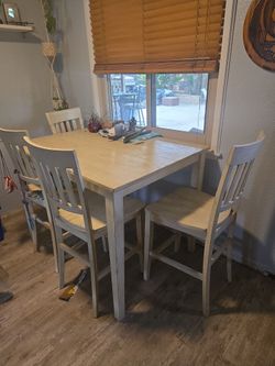 Counter Height Dining Table with 4 Chairs