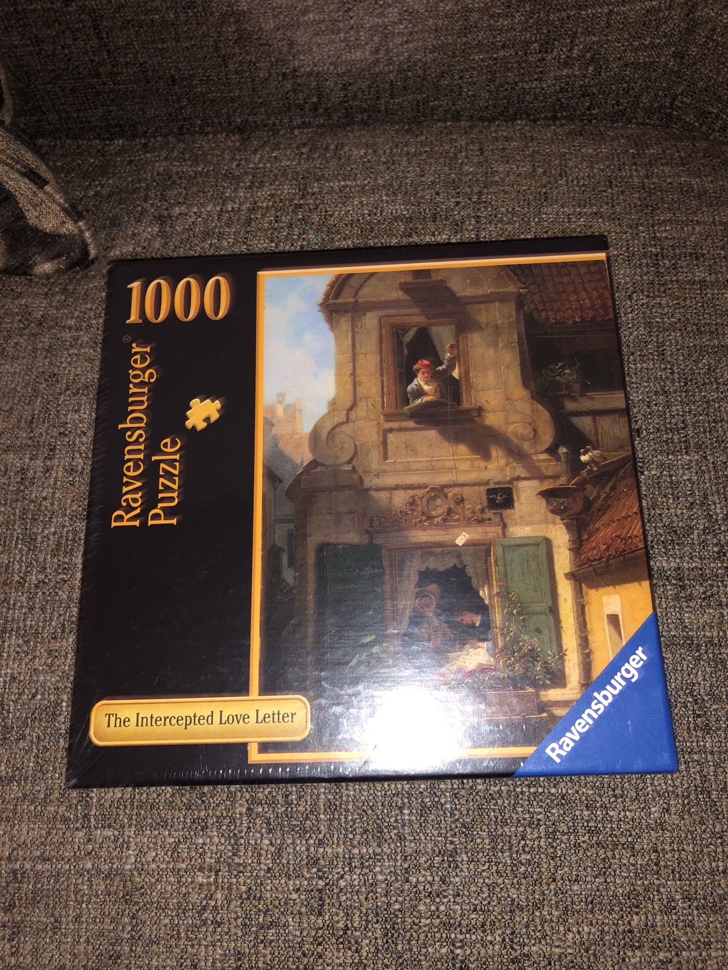 Ravensburger 1000 PCS Puzzle. Please see all the pictures and read the description