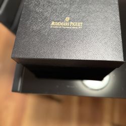 Reloj Similar A Un (AP ) Nuevo En Su Caja 