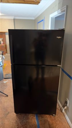 Black Whirlpool Fridge / Freezer
