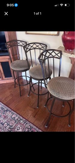 Free swivel bar stools